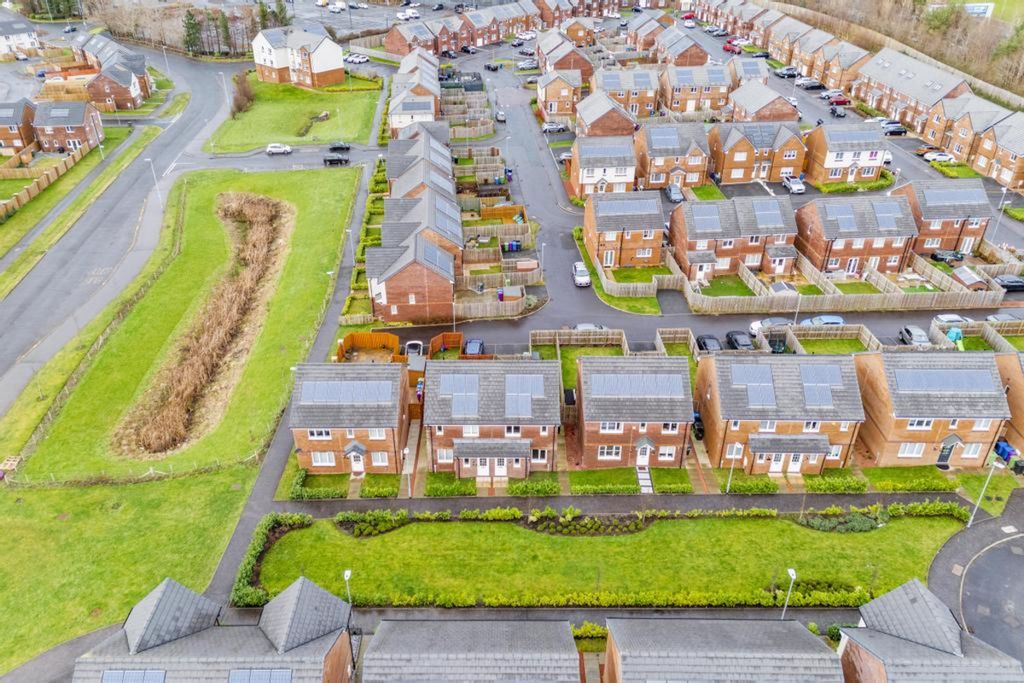 Property photo 2 of 25