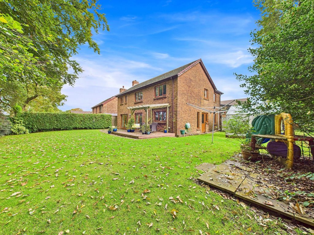 Property photo 2 of 25