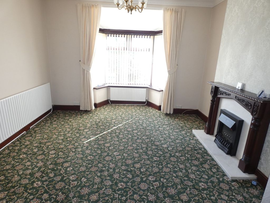 Property photo 2 of 19 Front Lounge