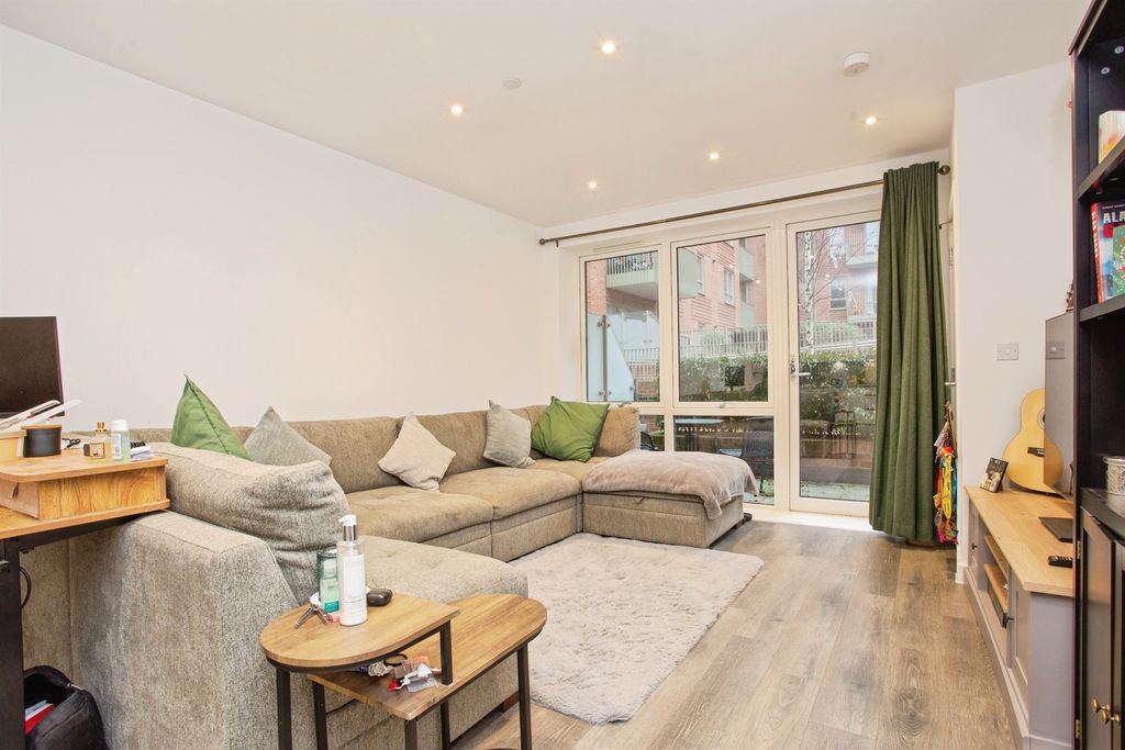 Property photo 2 of 12