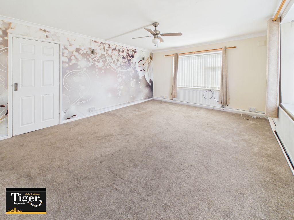 Property photo 2 of 10 Cam01931G0-Pr0408-Still002