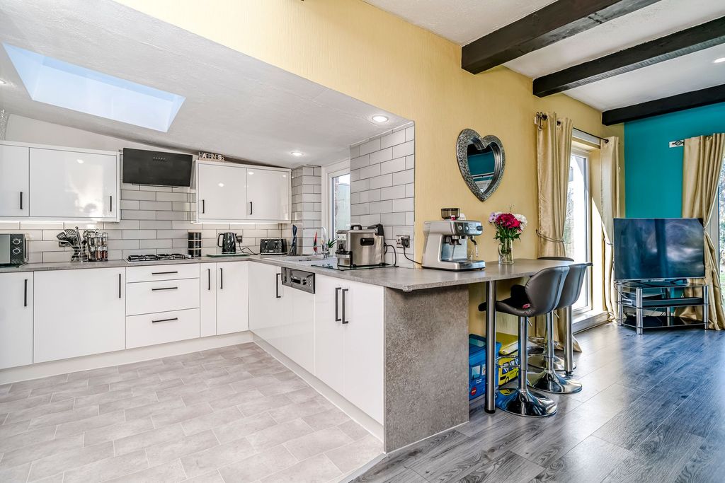 Property photo 3 of 53