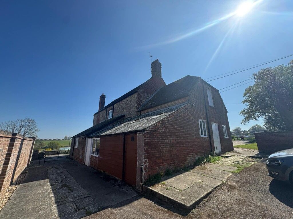 Property photo 1 of 6 External