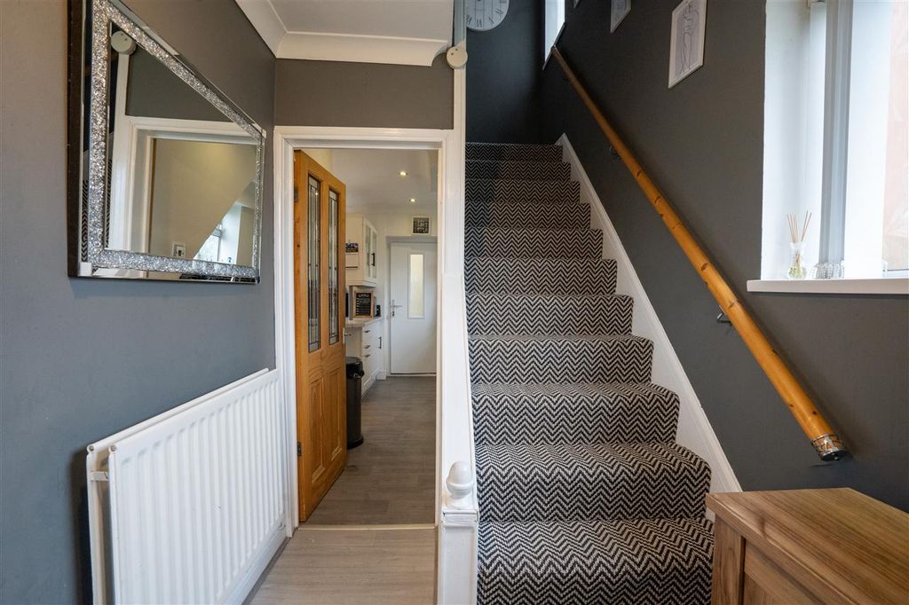 Property photo 2 of 16 Entrance Hallway