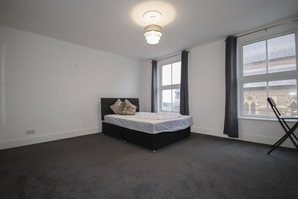 Property photo 2 of 2 Room