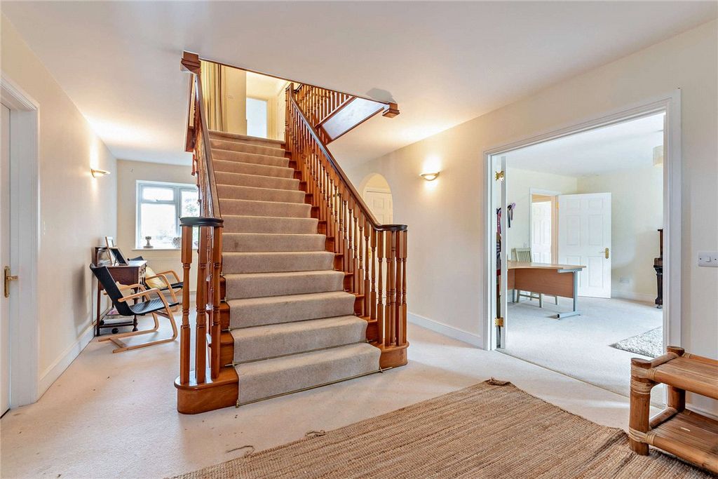 Property photo 3 of 33 Picture No. 24