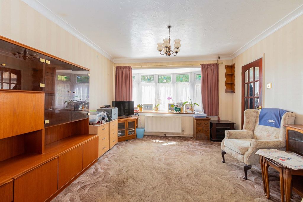 Property photo 3 of 18