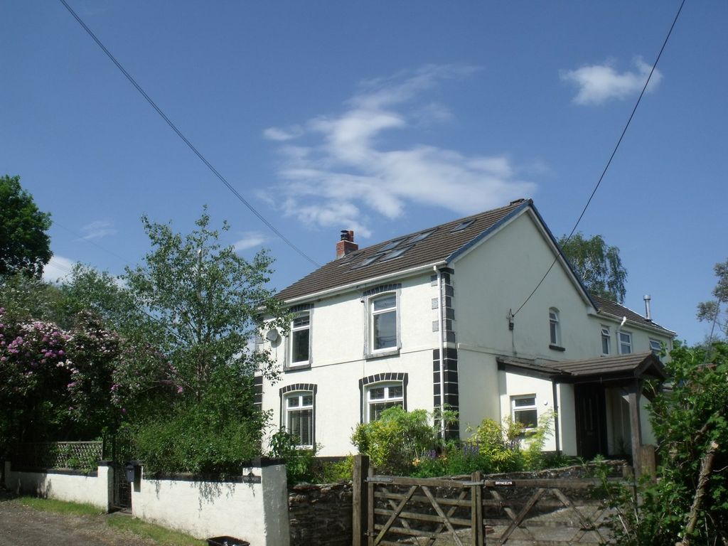 Property photo 2 of 35