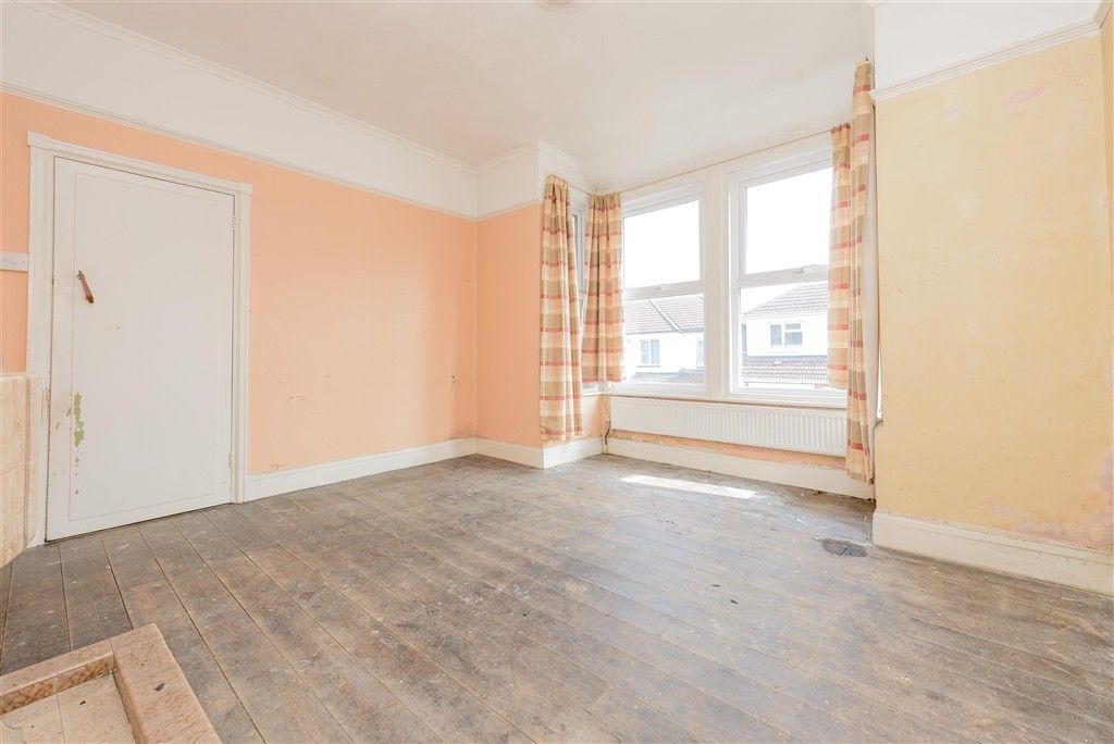 Property photo 2 of 13 Lounge