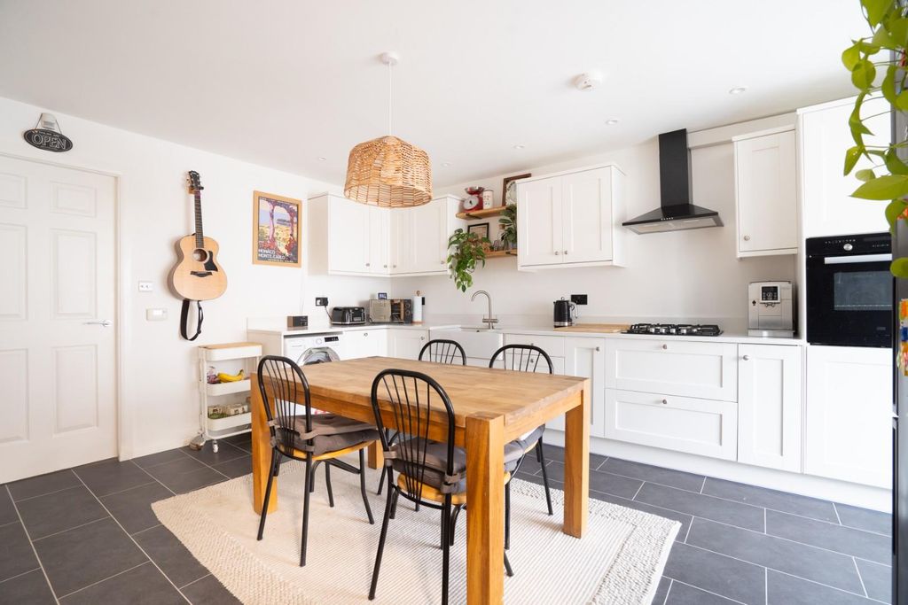 Property photo 3 of 17 Rs-15.Jpg