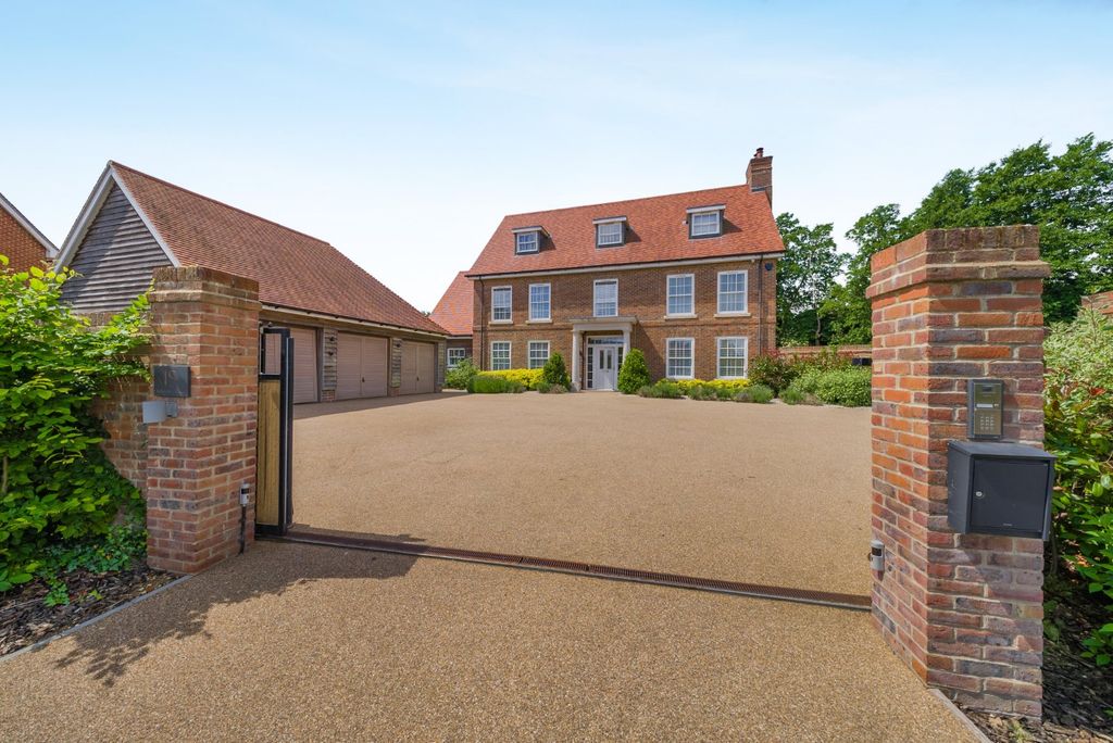 Property photo 1 of 22 19 Kilndown Place
