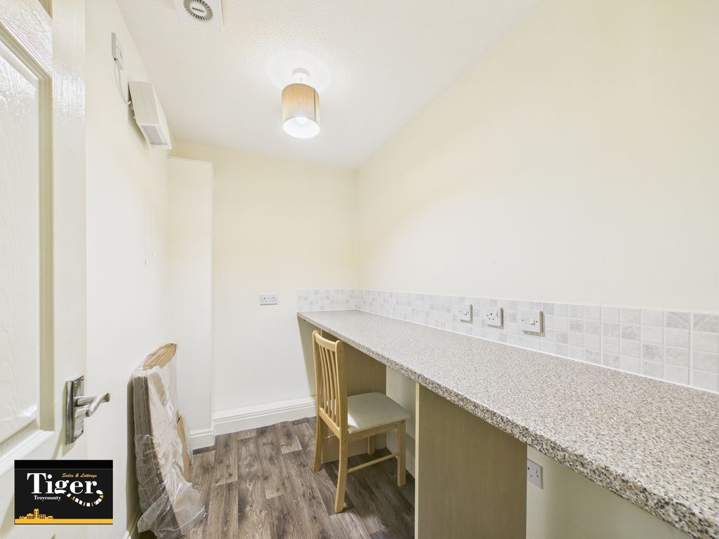 Property photo 2 of 9 Cam03440G0-Pr0530-Still001