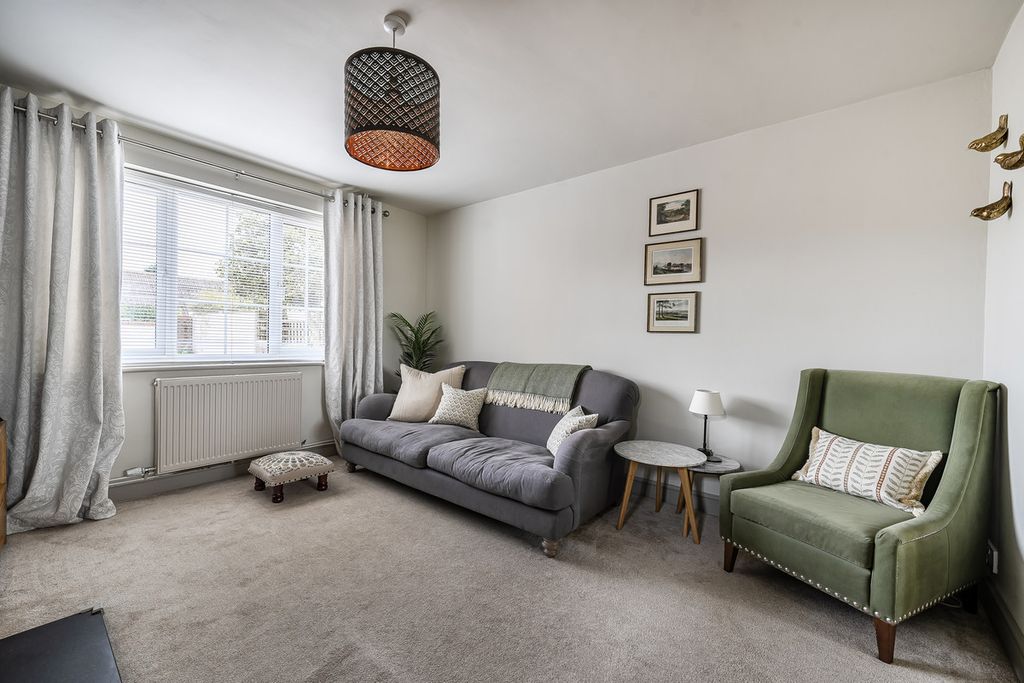 Property photo 2 of 20