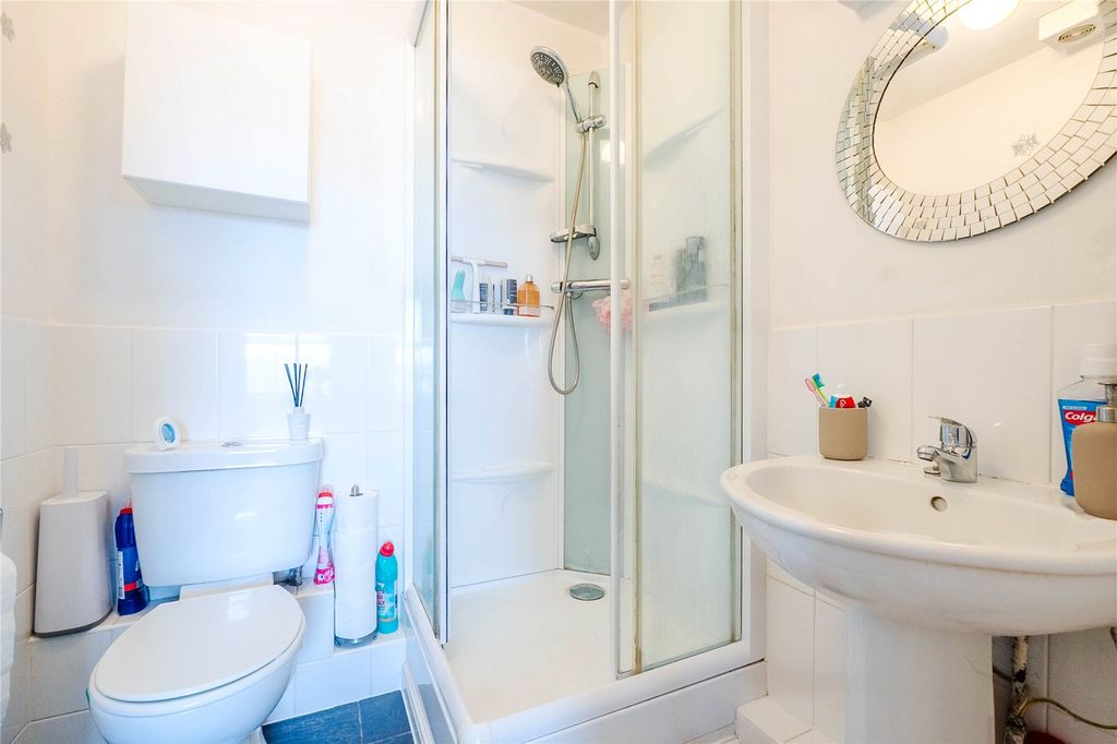 Additional image 8 of 2 bed flat for saleEastgate Court, Church Street, Dunstable, Bedfordshire LU5