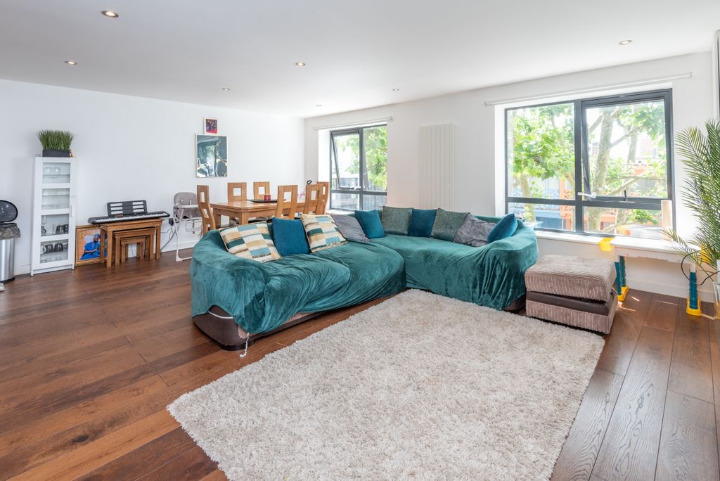 Property photo 1 of 35