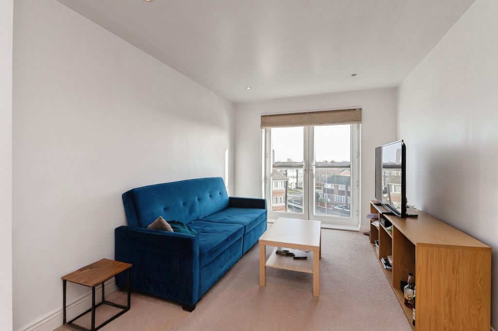 Property photo 2 of 9 Lounge