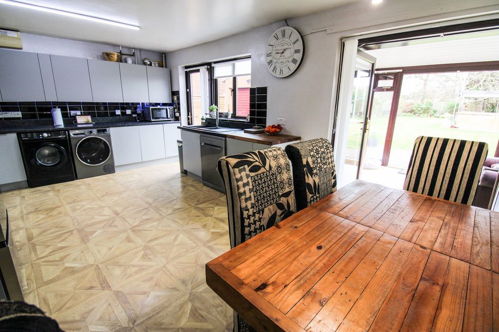 Additional image 7 of 3 bed bungalow for saleWalkerith Road, Morton, Gainsborough DN21
