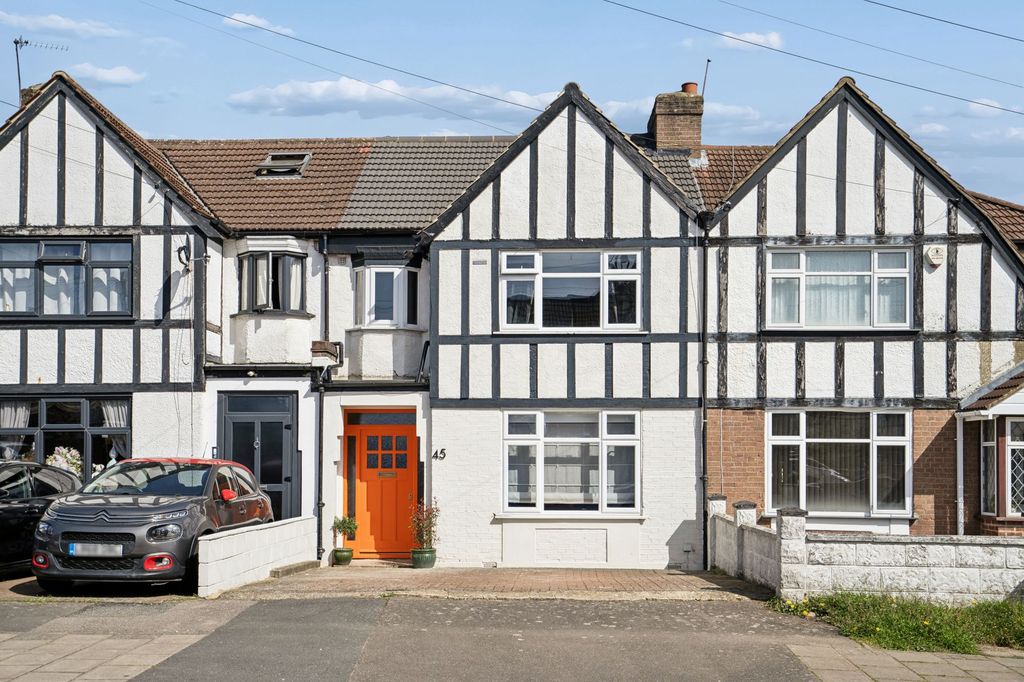 Property photo 2 of 18