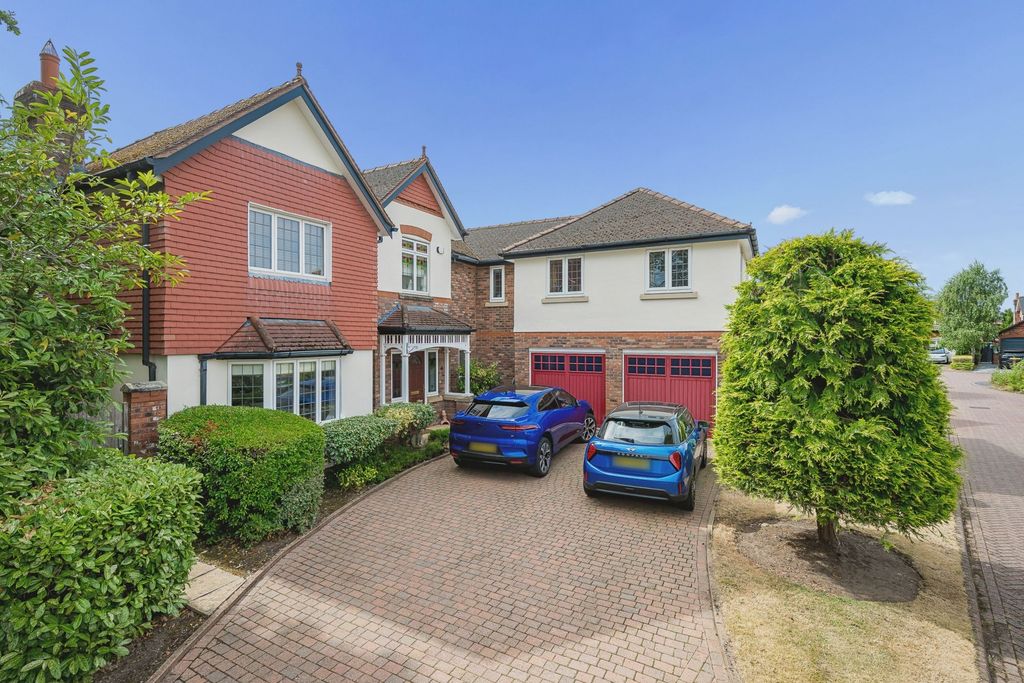 Property photo 1 of 31