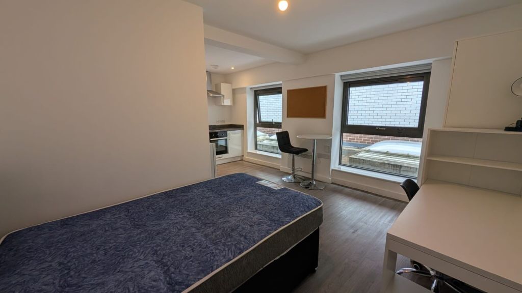 Property photo 1 of 14 Bedroom