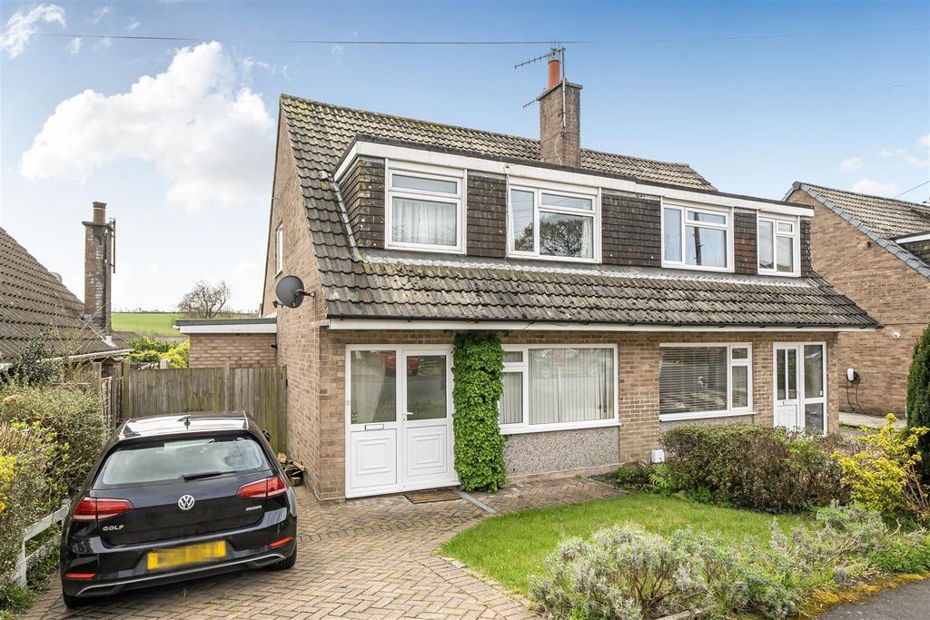 Property photo 2 of 19 Julian Rd Front Bl.Jpg