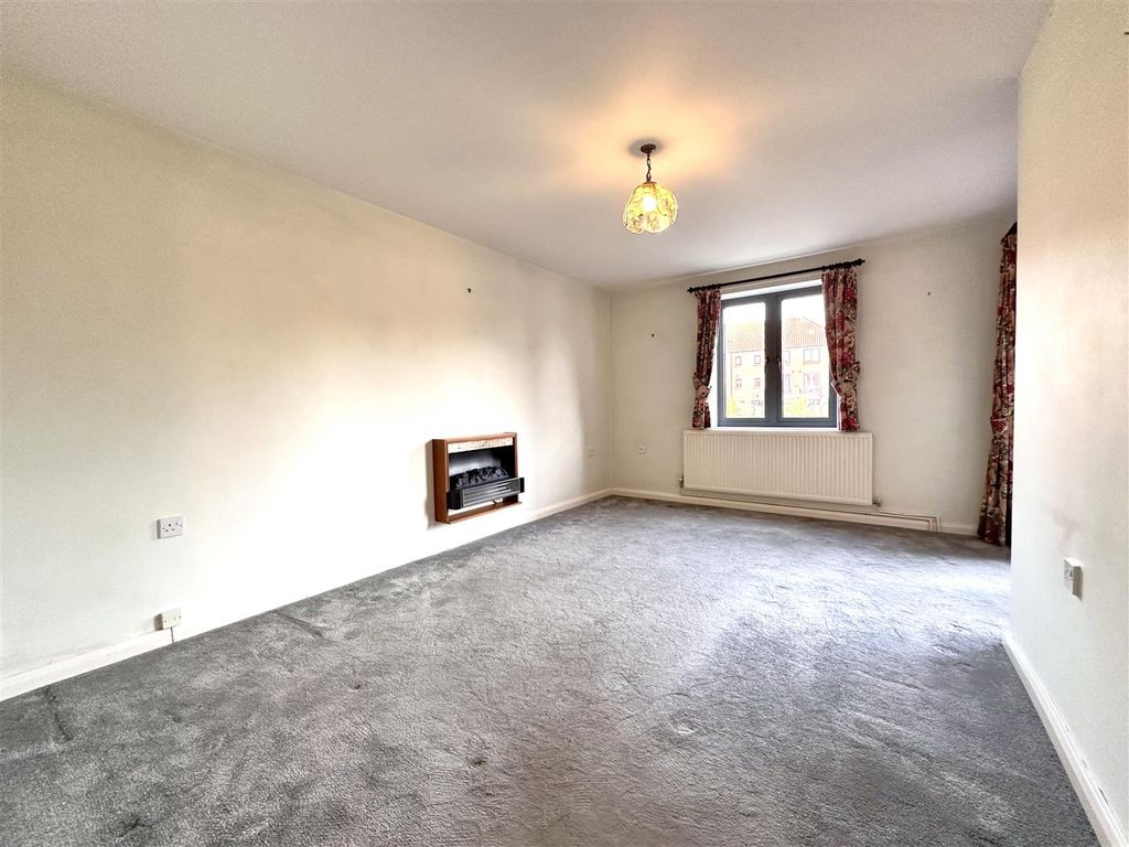 Property photo 2 of 16 Large Lounge/Diner 477