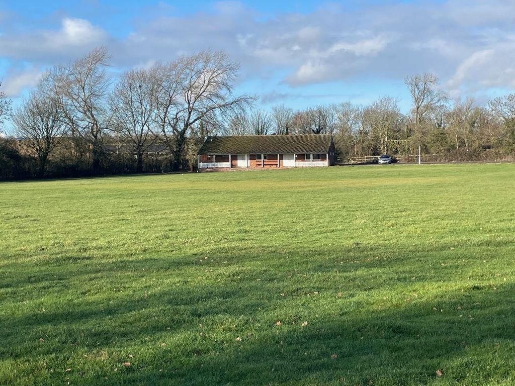 Property photo 2 of 27