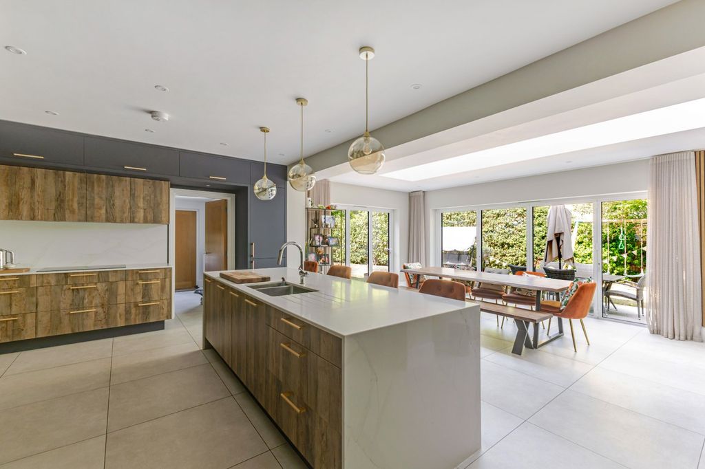 Property photo 2 of 15 Kitchen/Dining Area