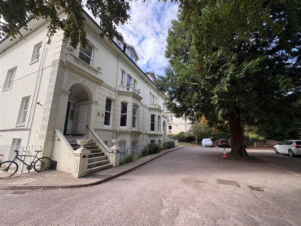 Property photo 1 of 6 Exterior