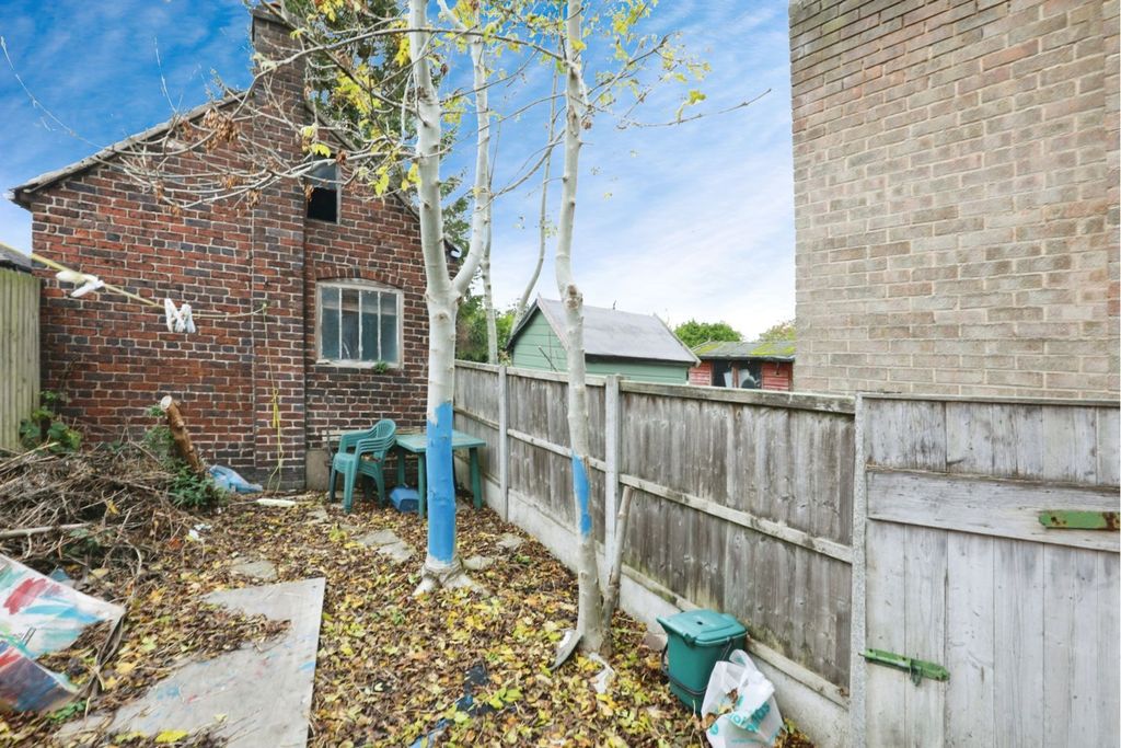 Property photo 2 of 3