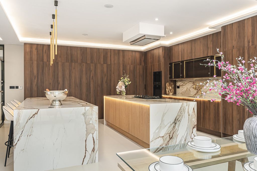 Property photo 1 of 50