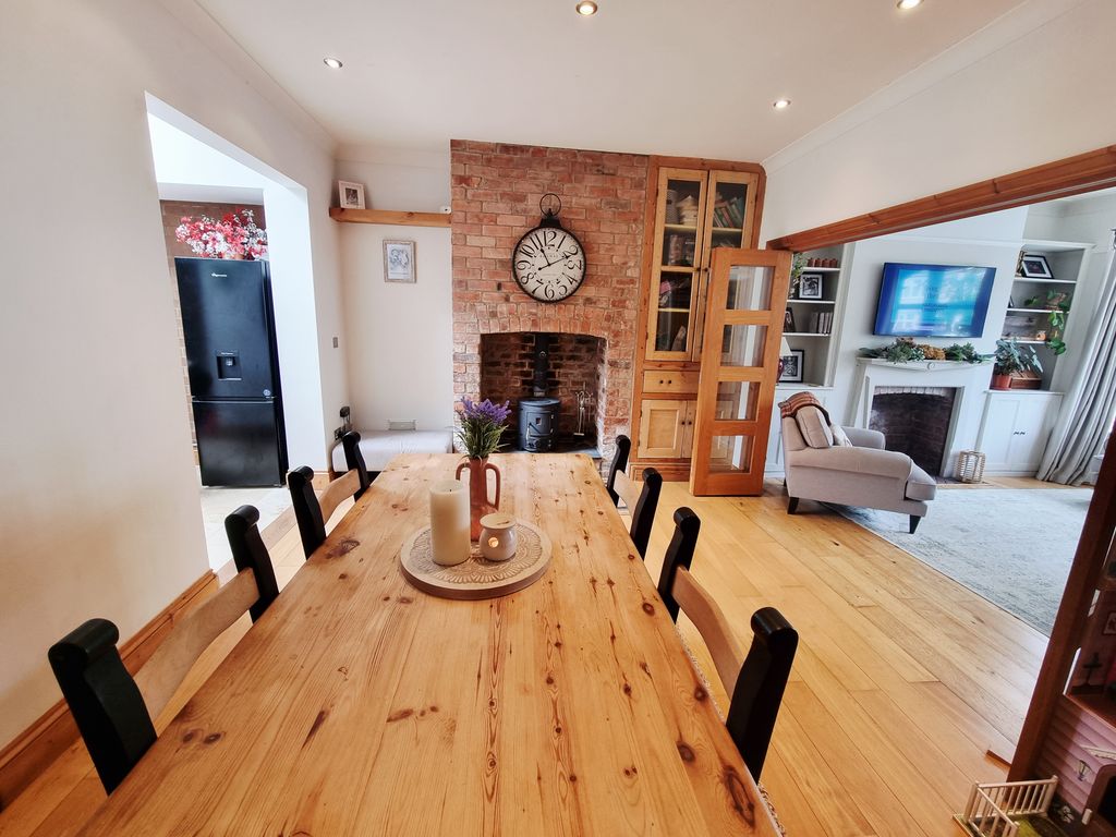 Property photo 1 of 14 Dining Room Oen Plan Aspect