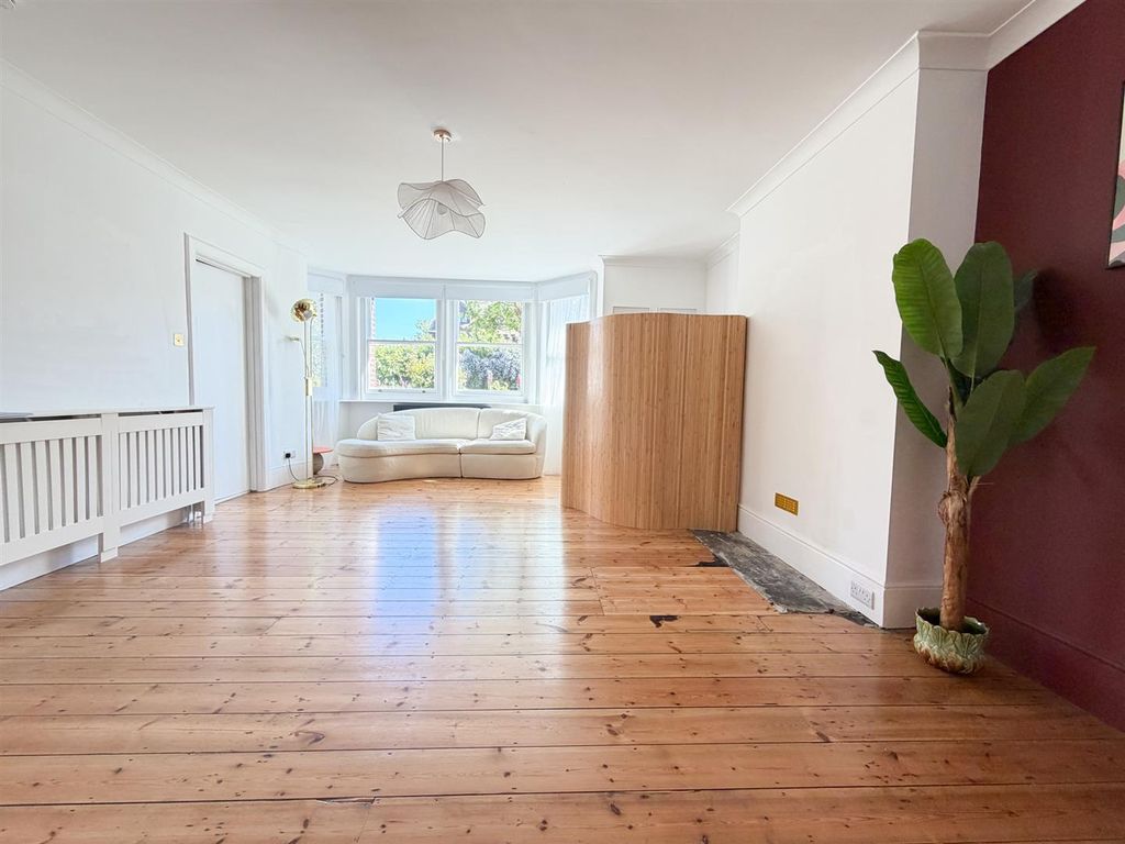 Property photo 3 of 14 Image00019.Jpg