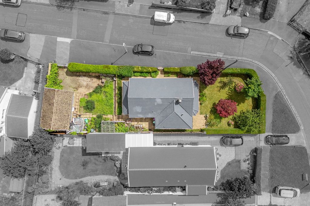 Property photo 3 of 25