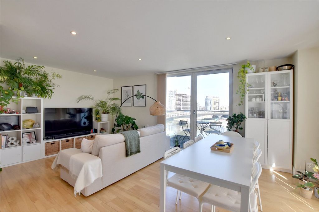 Property photo 2 of 17 Picture No. 18