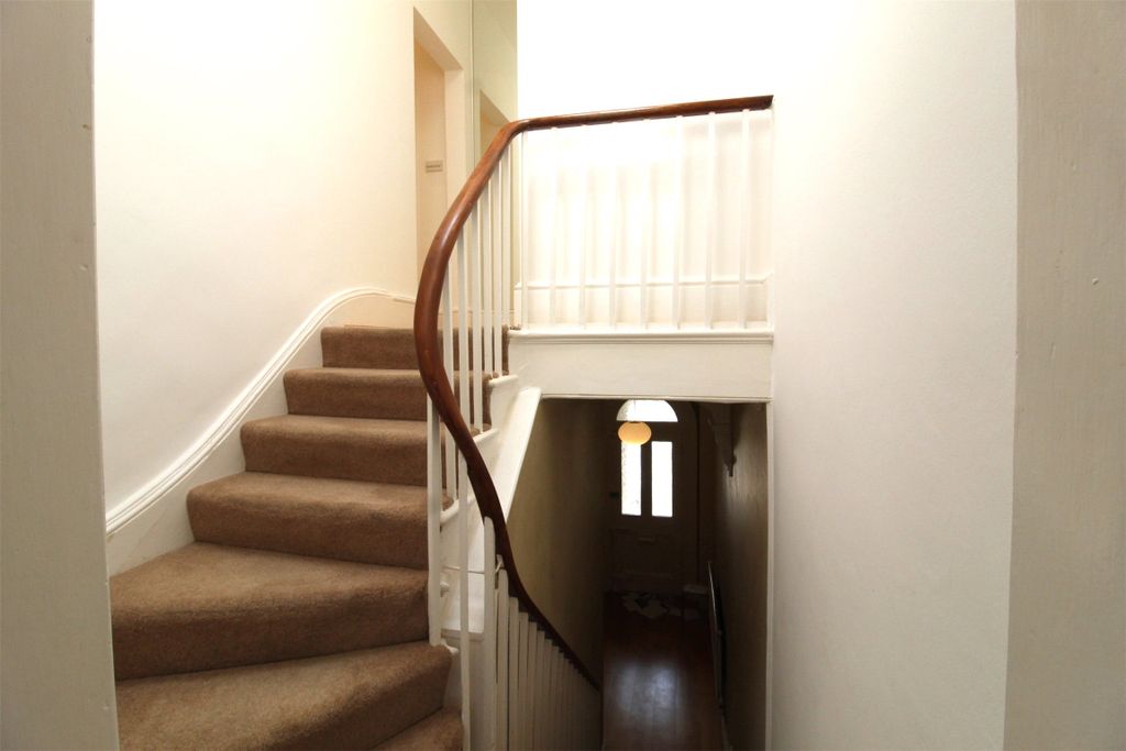 Property photo 3 of 9 Split Level