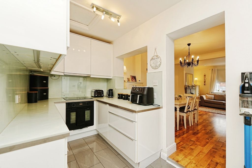 Property photo 3 of 23 Pbox-Img.Jpg