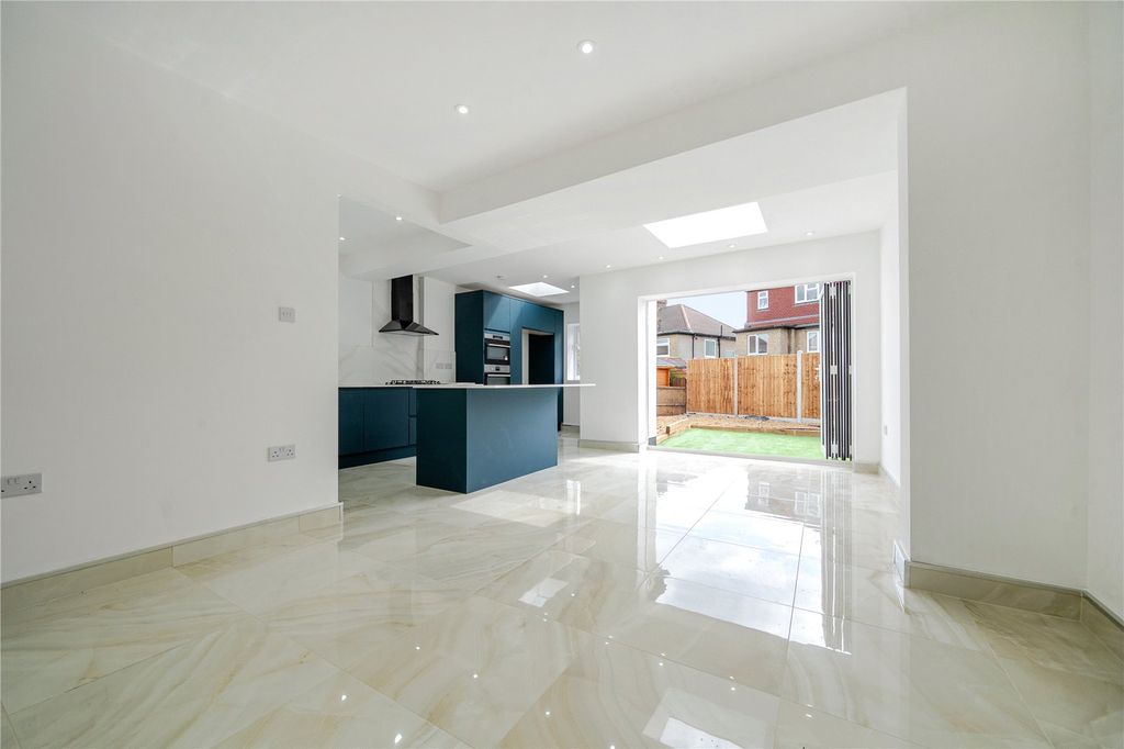 Property photo 2 of 20 Picture No. 06