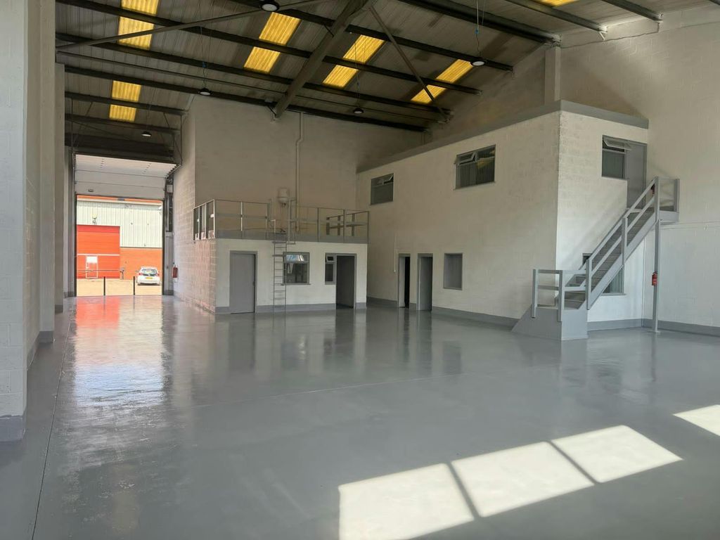 Property photo 1 of 2 Refurbished Open Plan Warehouse