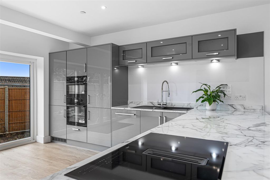 Property photo 3 of 24 Kitchen