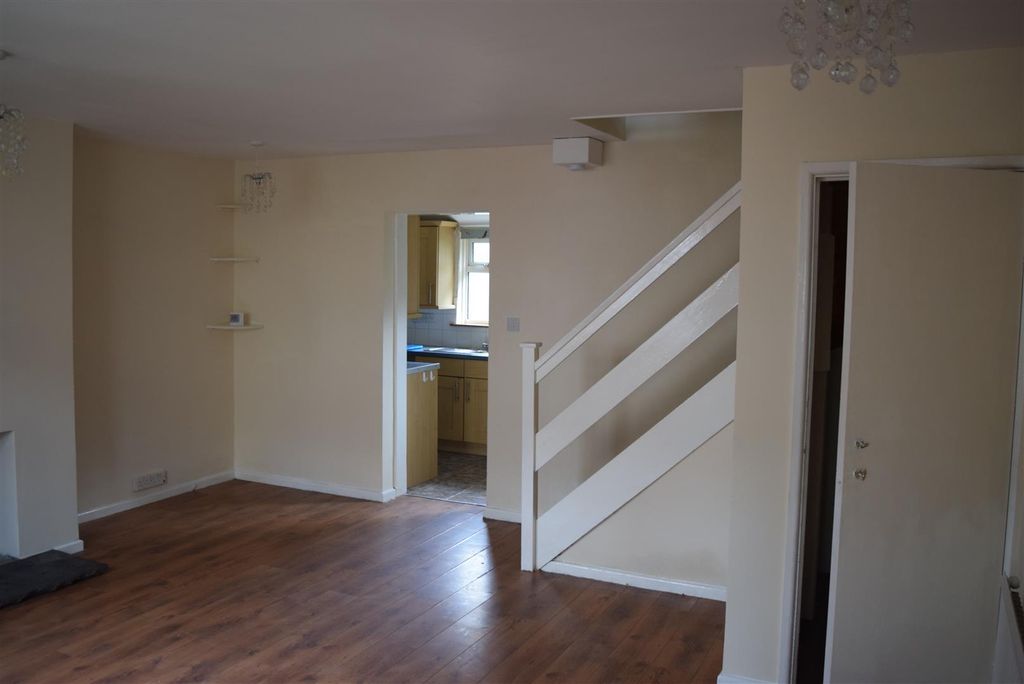 Property photo 2 of 12 Lounge