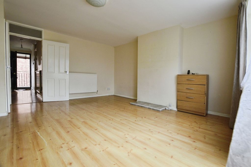 Property photo 3 of 23 Pbox-Img.Jpg