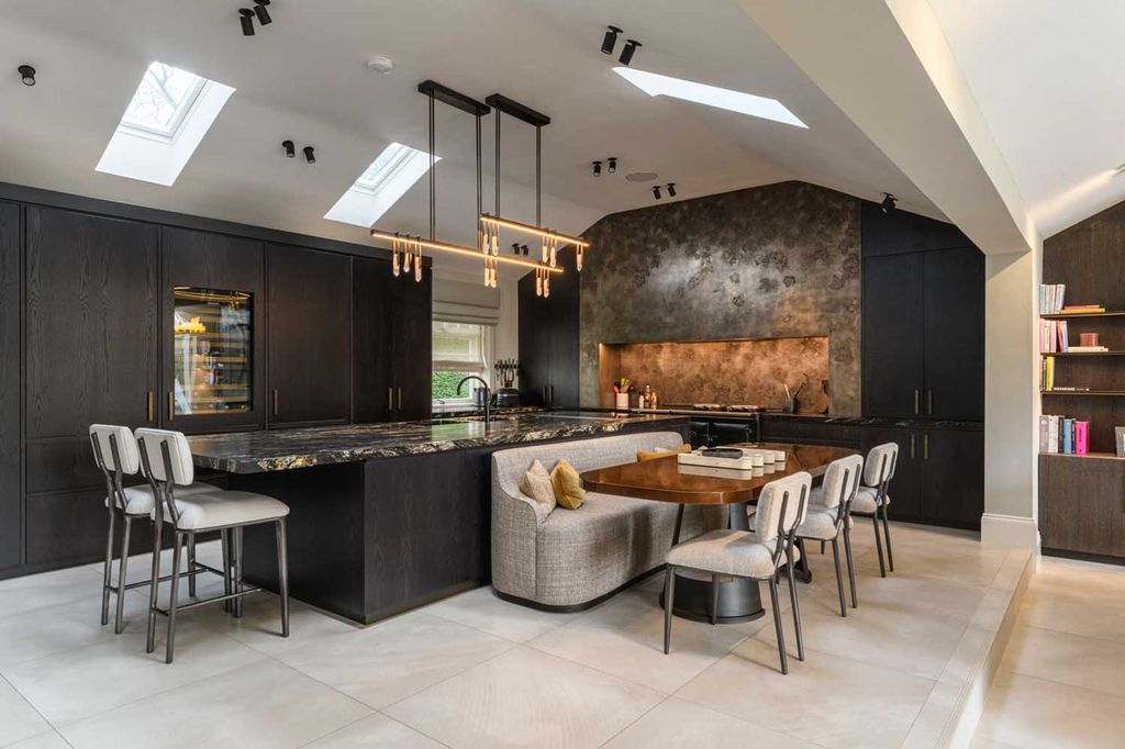 Property photo 2 of 39