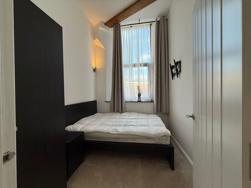 Property photo 3 of 18 A1A8B9A4-94Ab-4A17-8705-22E803c0B410