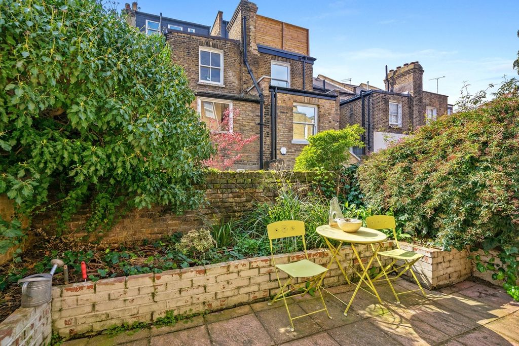 Property photo 1 of 8