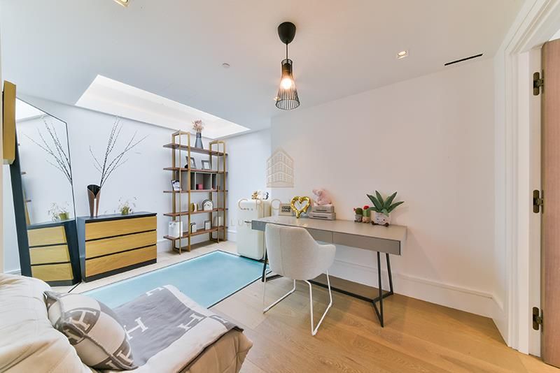 Property photo 2 of 33 Park Crescent, 22E- (10).Jpg