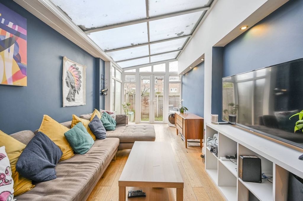 Property photo 1 of 17