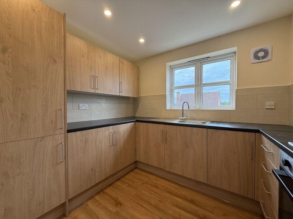 Property photo 2 of 17 Photo 3