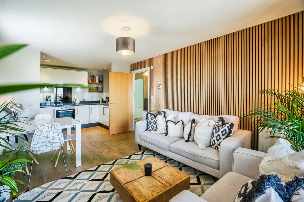 Property photo 1 of 12 Open Plan Living