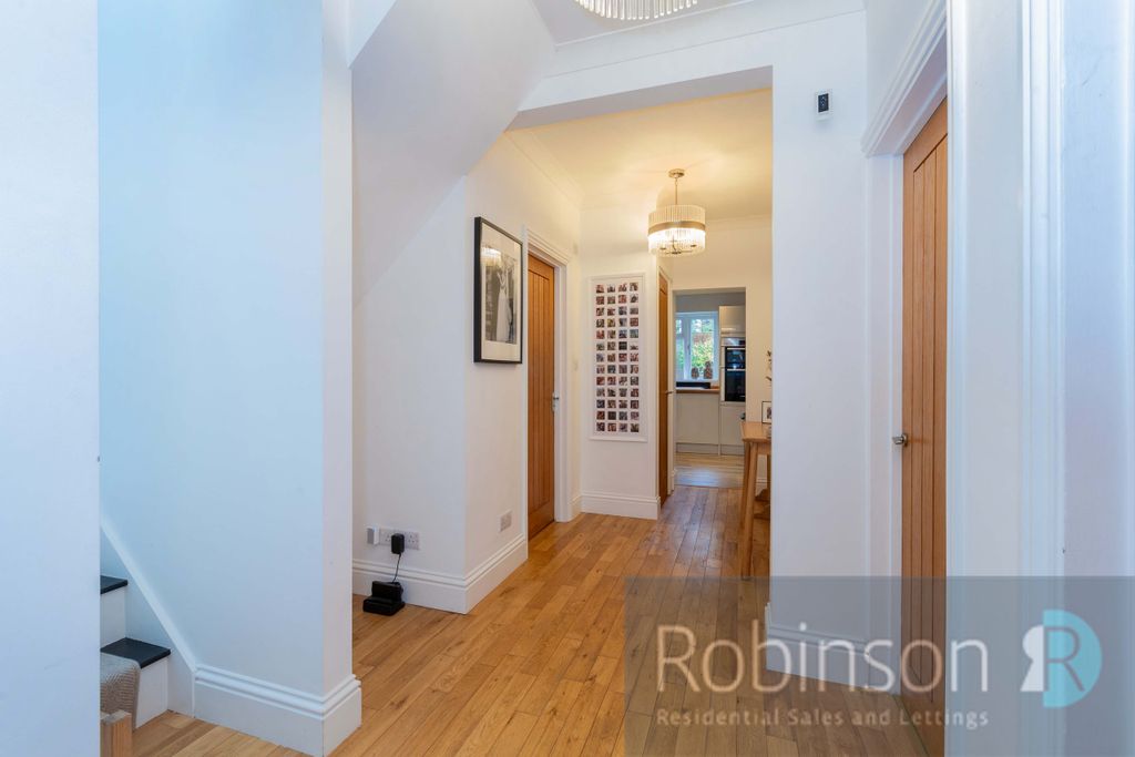 Property photo 2 of 17 2 Smithfield Road-7